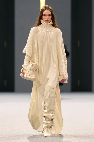 Look 49